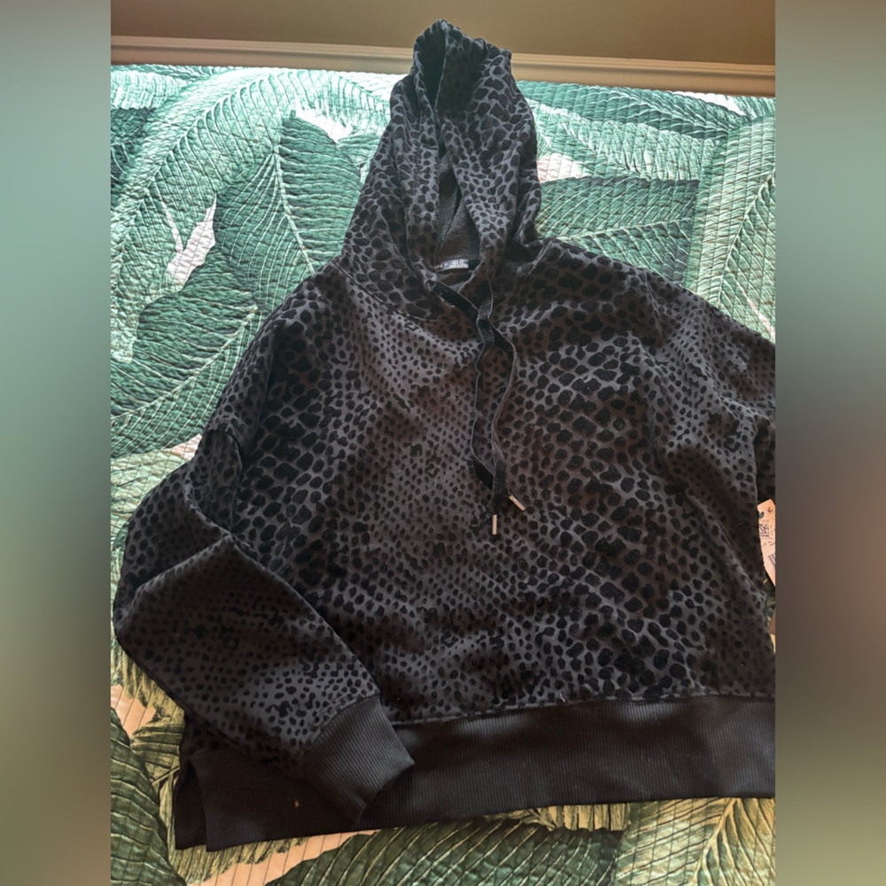 Black Tape_ Black Leopard Velour Pullover